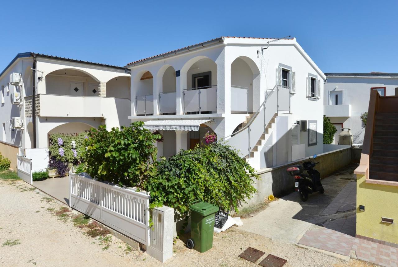 Apartment Lavender Vir Exterior photo