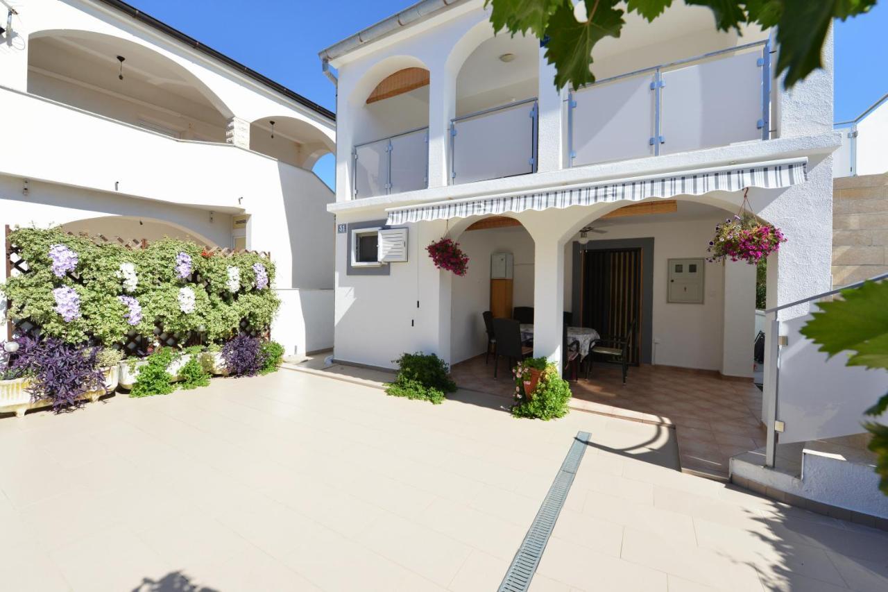 Apartment Lavender Vir Exterior photo